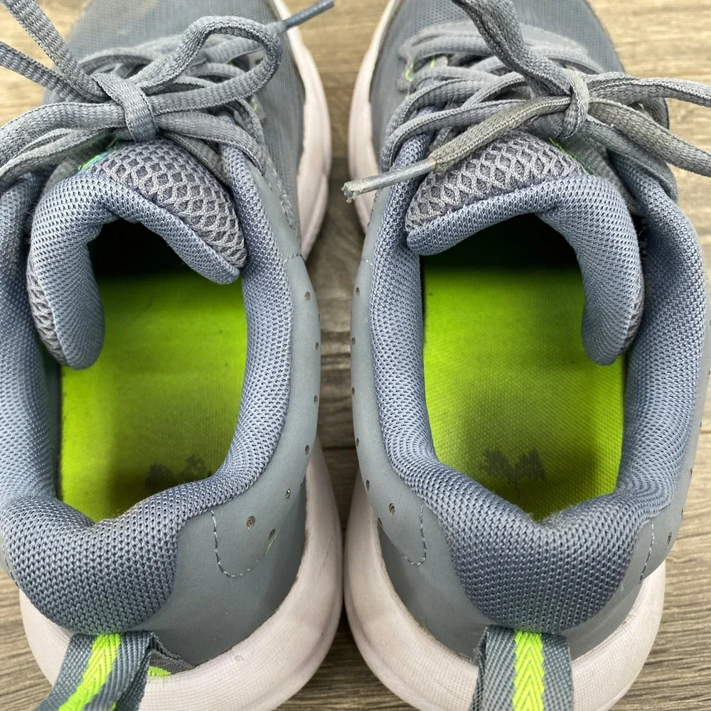 Under Armour Charged Assert‎ 10 Kids Youth Running Shoes Gray Neon Size 6Y